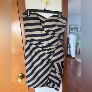 Literally like new bcbg Max Azria Navy and tan strapless dress